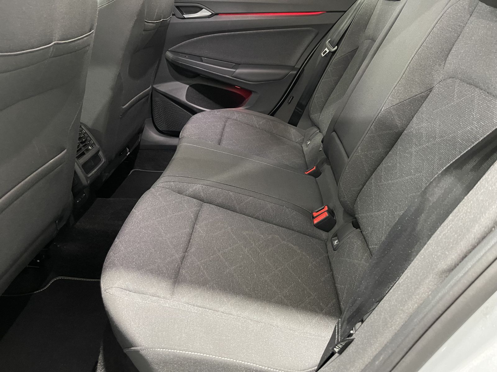 Fahrzeugabbildung Volkswagen Golf Life 2.0 TDI*LED*Navi*Cam*ACC*