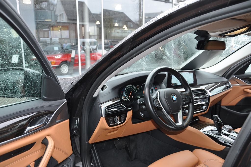 Image of BMW 530