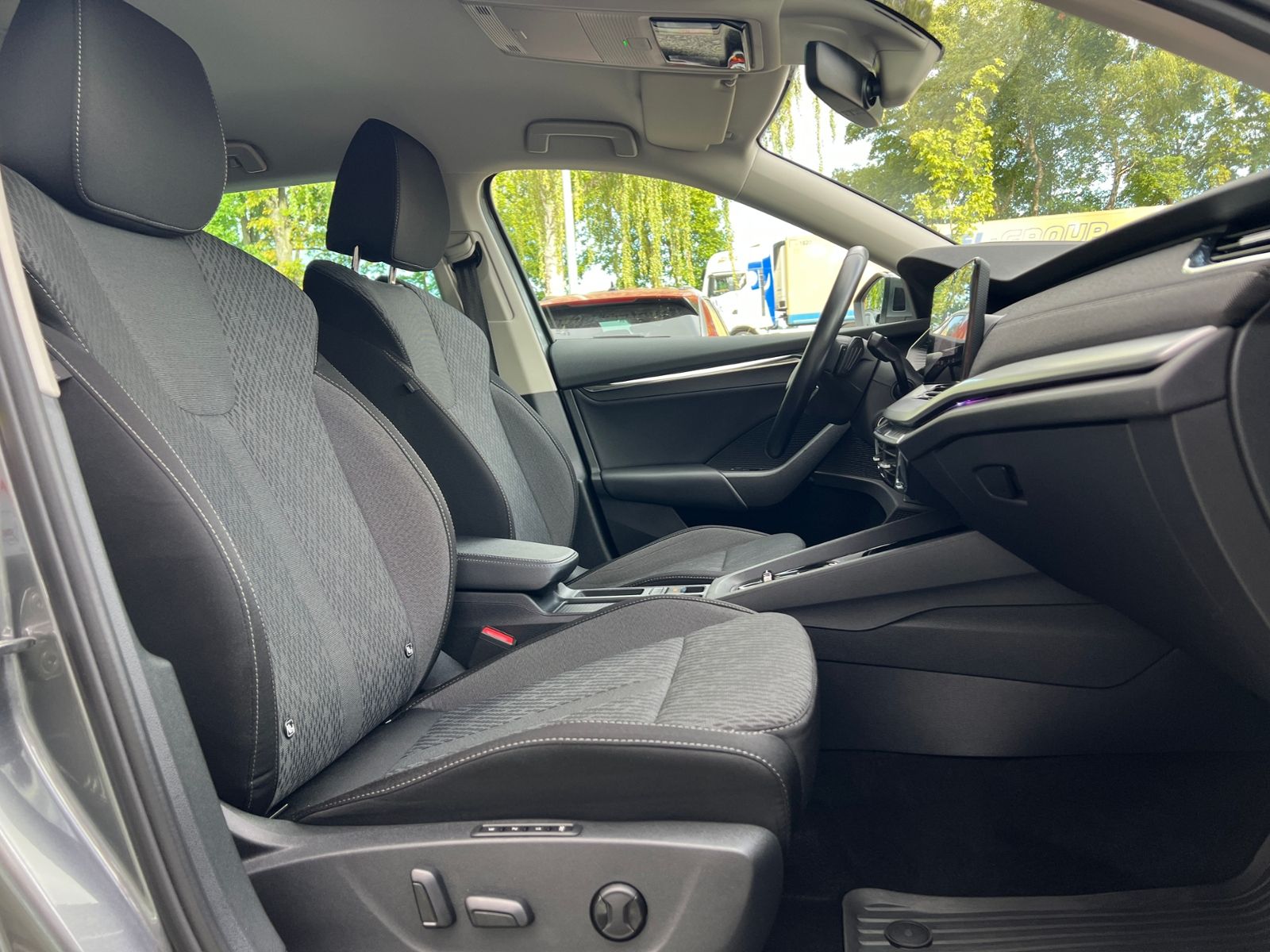 Fahrzeugabbildung SKODA Octavia III Combi iV Style 1.4 Hybrid DSG *LED,