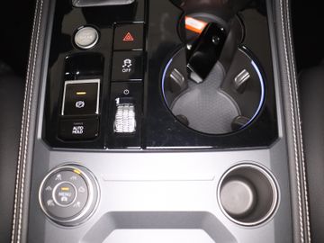 Volkswagen Touareg - 8