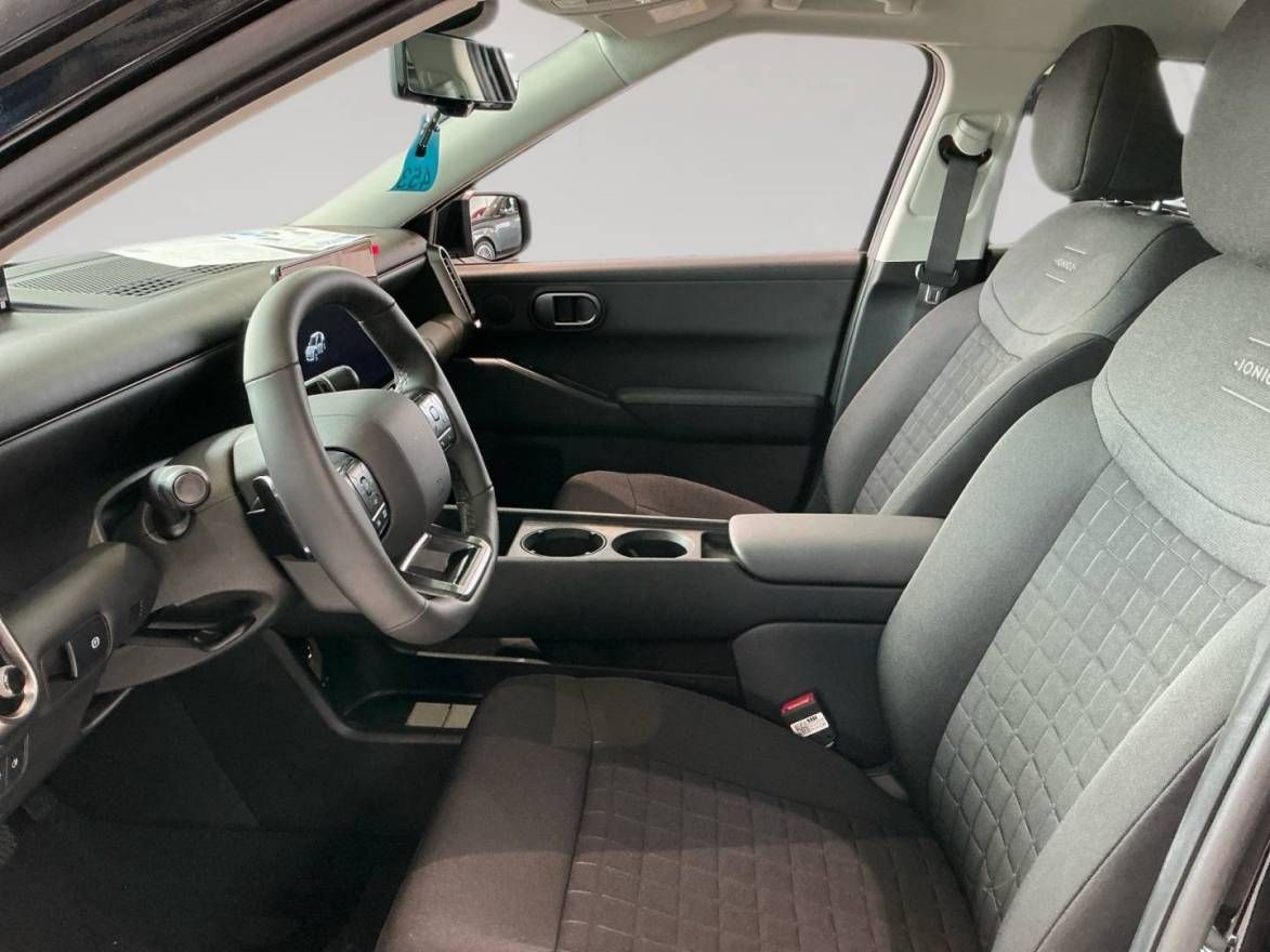 Fahrzeugabbildung Hyundai IONIQ 3 (MY27) 61 kWh (135 PS) Trend Elektro Kom