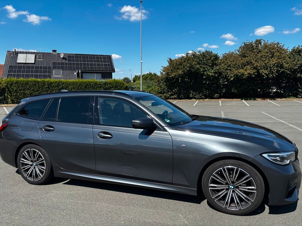 Image of BMW 320