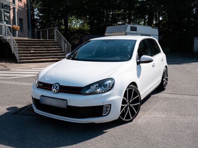 Volkswagen Golf 2.0 TSI DSG GTI