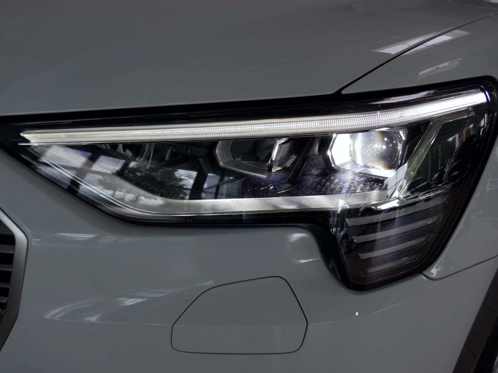 Fahrzeugabbildung Audi e-tron Sportback advanced 55 quattro | LED AHK
