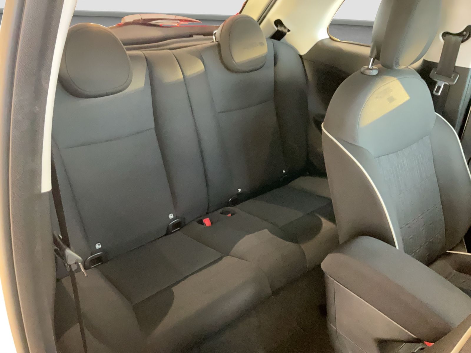 Fahrzeugabbildung Fiat 500e + Komfort Paket, Style Paket