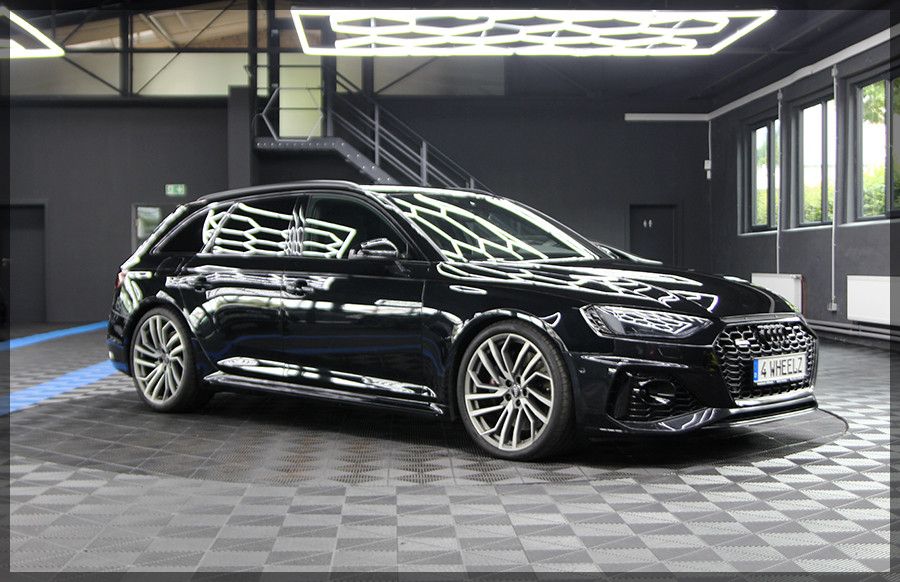 Image of Audi RS4