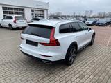 Volvo V60 Cross Country D4 AWD Geartronic Pro Pano HUD - weiße Volvo V60 Cross Country