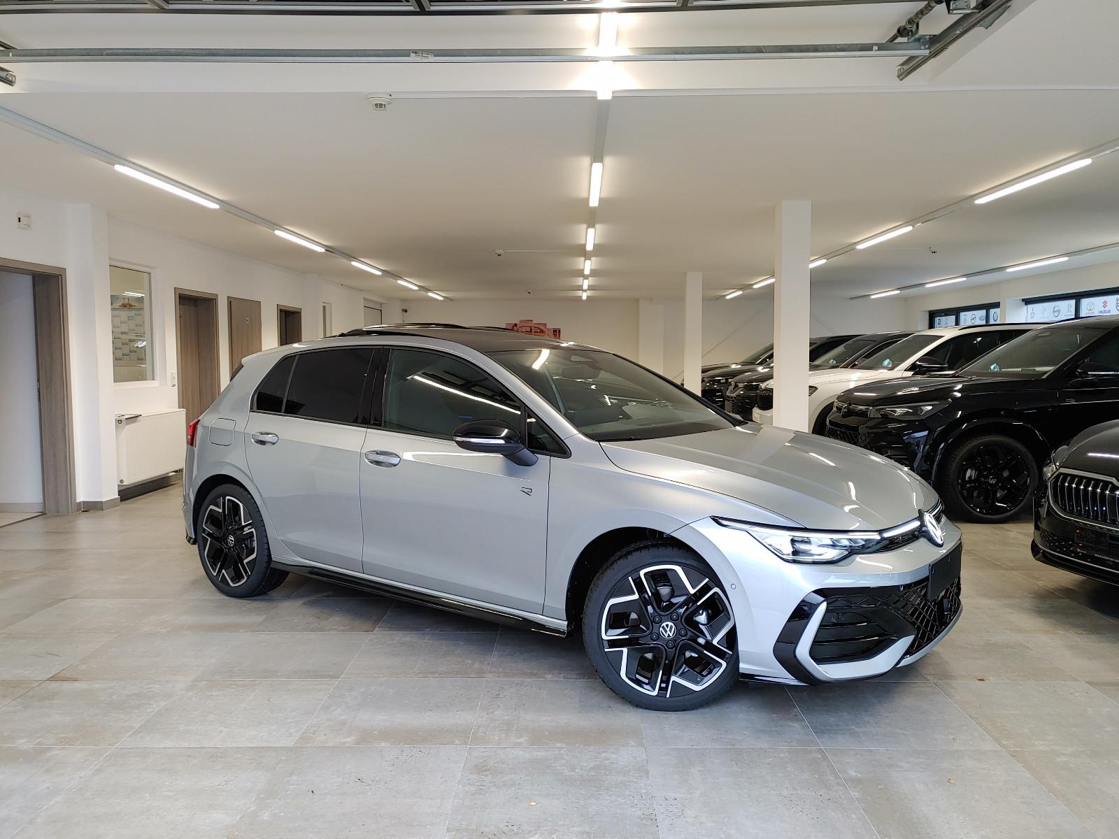 Volkswagen Golf 1.5 eTSI DSG R-Line Pano/AppCon/Kamera/ACC