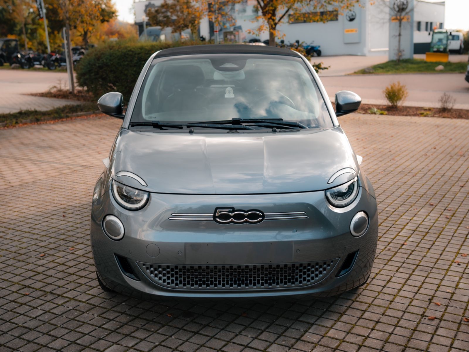 Vehicle photo 2