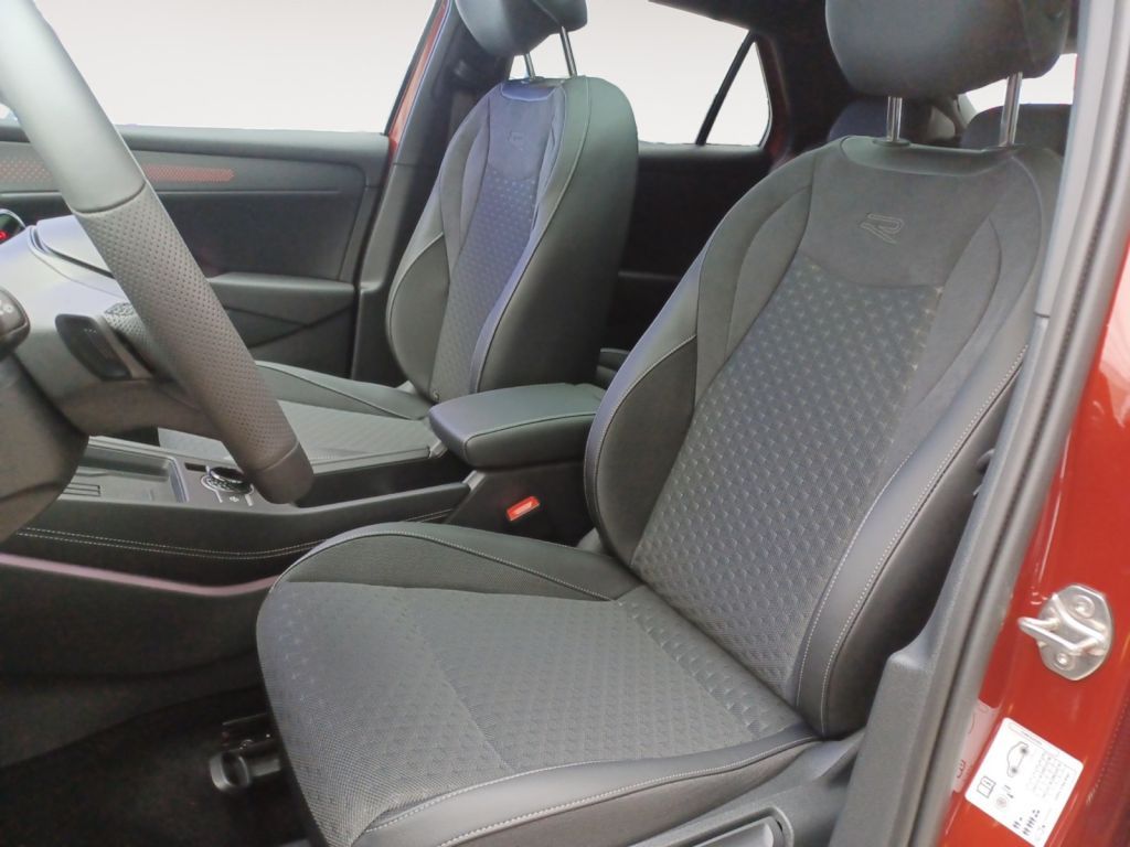 Fahrzeugabbildung Volkswagen T-Roc 1.5 eTSI DSG R-Line Black Style, AHZV uvm.