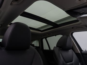 Fahrzeugabbildung BMW 320d xDLuxury Line DAB HiFi PDC Stop&Go Komfort