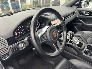 Porsche Cayenne - 3