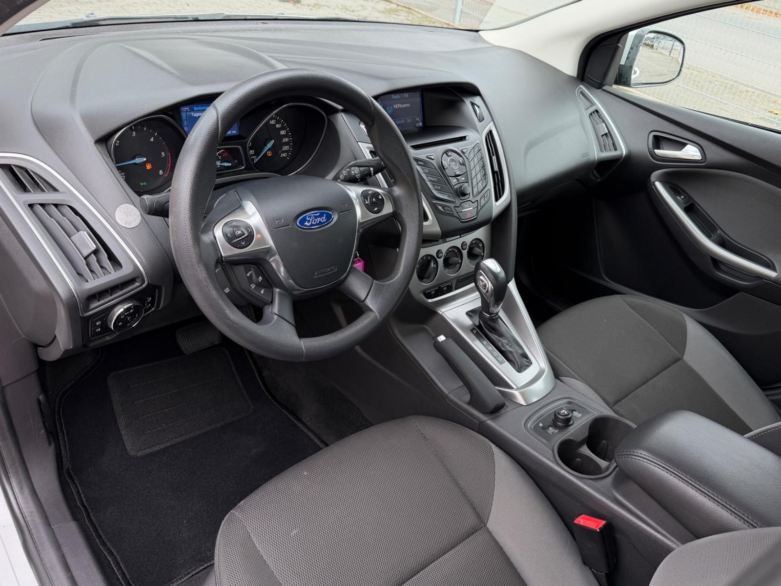 Ford Focus 2014 — photo 7