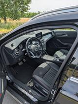 Mercedes-Benz GLA 220 d 4MATIC AMG Line Leder AHK Navi - gebrauchte Mercedes-Benz GLA 220 aus dem Jahr 2015