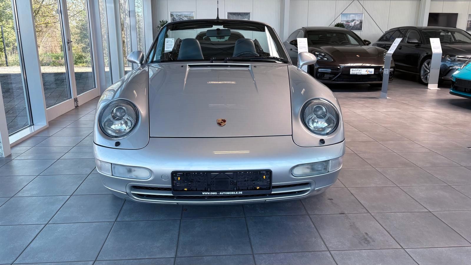 Fahrzeugabbildung Porsche 993 Carrera Cabriolet, deutsches fahrzeug.