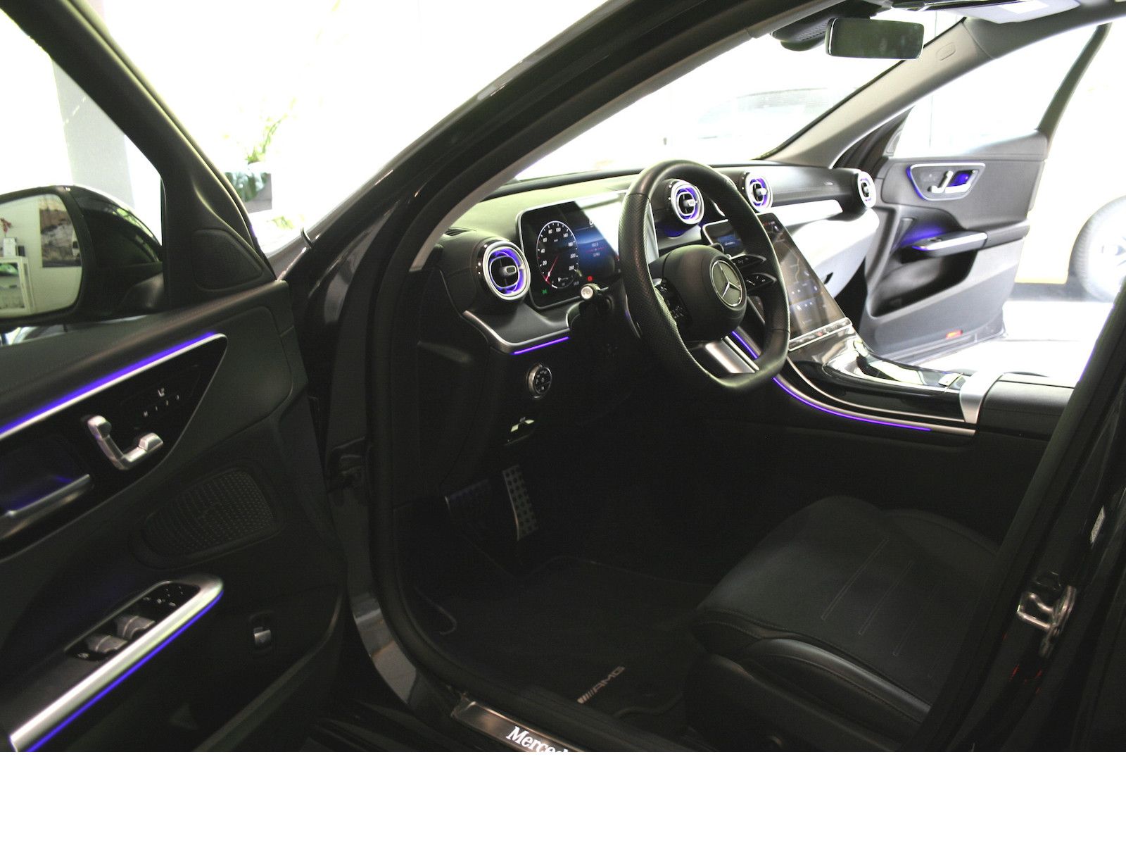 Fahrzeugabbildung Mercedes-Benz C 200 d AMG Plus *AHK*Pano-Dach*Night*Memory