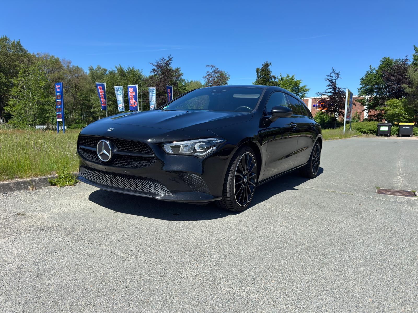 MERCEDES-BENZ CLA Shooting Brake All Black