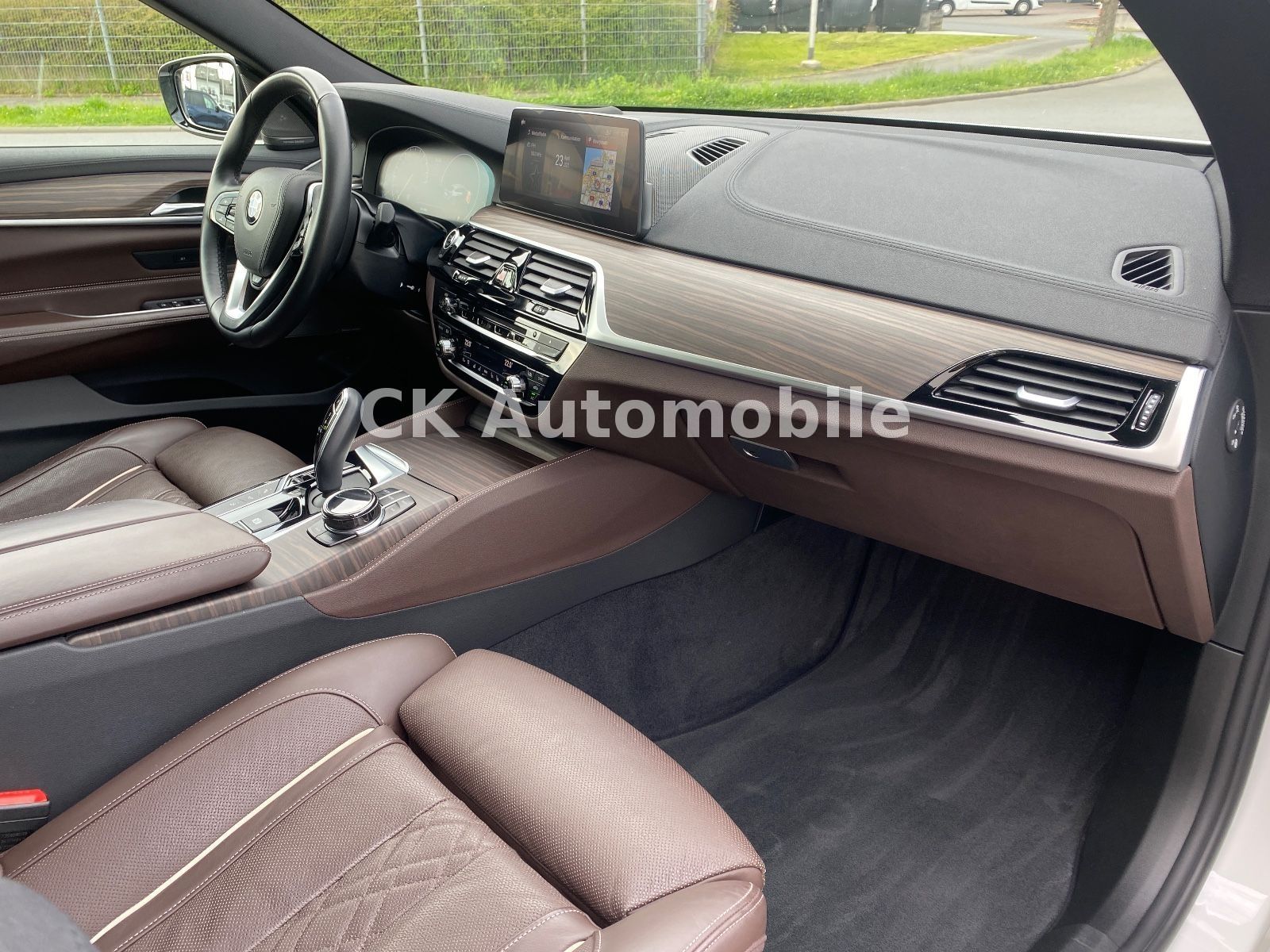Fahrzeugabbildung BMW 640d GT xDrive Luxury Line/Navi/Head-Up/Pano/LED