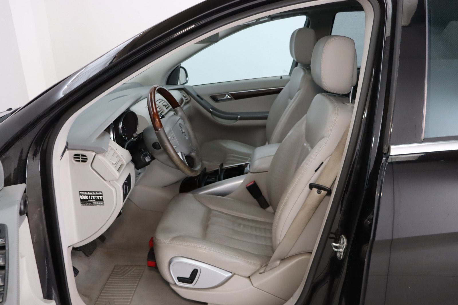 Fahrzeugabbildung Mercedes-Benz R 320 CDI 4MATIC * HUD * AHK * Navi
