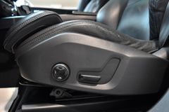 VOLVO XC60 D5 AWD~R Design~Leder~Business~I-safe~21"