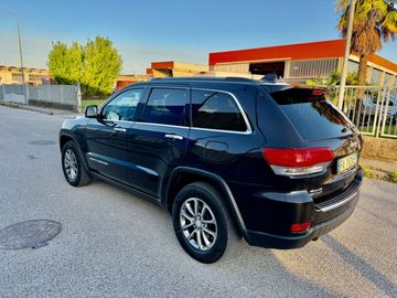Jeep Grand Cherokee - 4