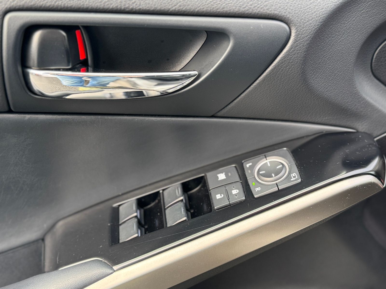 Fahrzeugabbildung Lexus IS 300h Vollhybrid Leder Kamera Navi