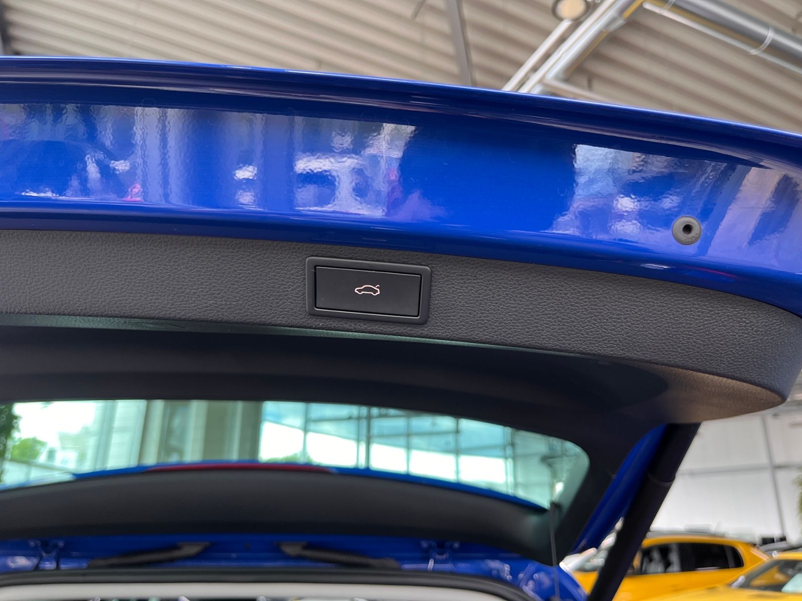 Fahrzeugabbildung SKODA Karoq Clever ACC RFK LED NAVI