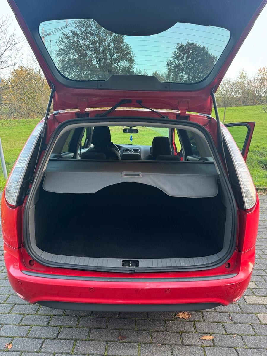 Ford Focus 2010 — photo 10