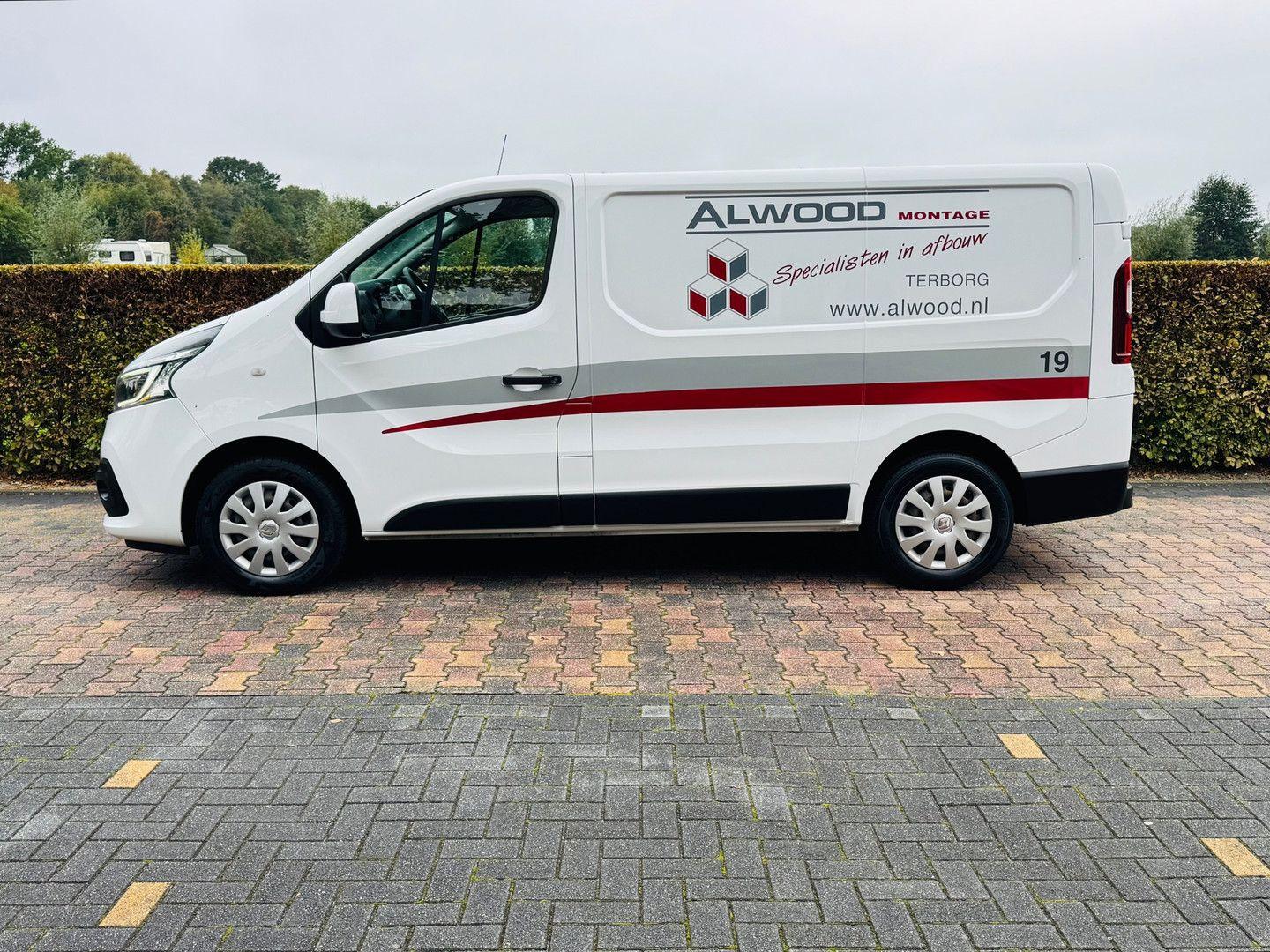 Renault Trafic 2.0 dCi A/C 175718 KM Kasten