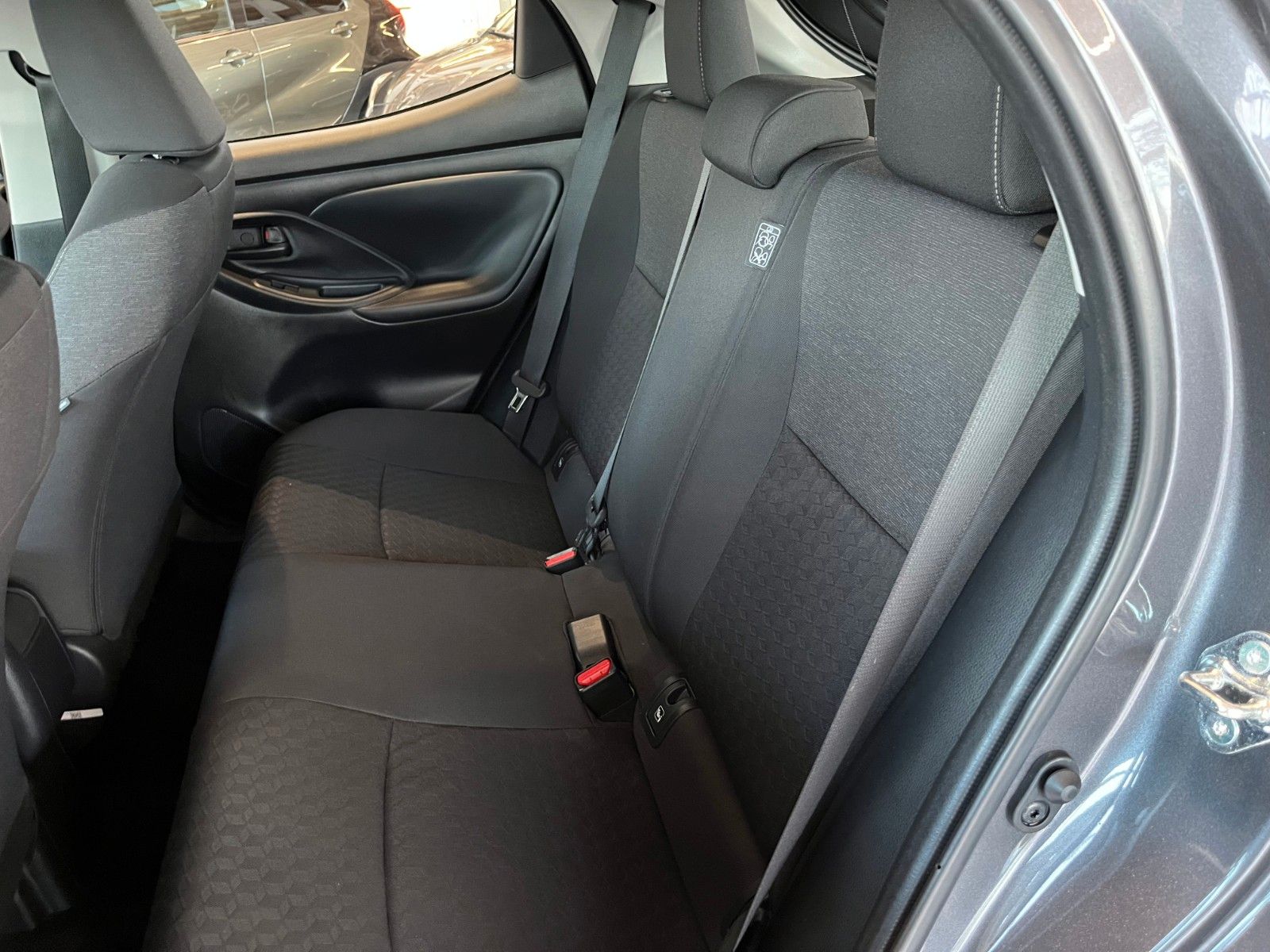 Fahrzeugabbildung Toyota Yaris Hybrid Team Deutschland / Comfort-Paket