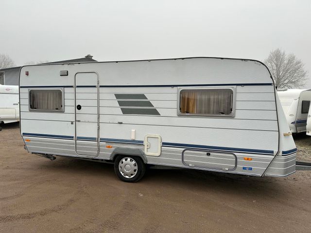 HYMER / ERIBA / HYMERCAR 530 Nova L EINZELBETTEN 1300 KG