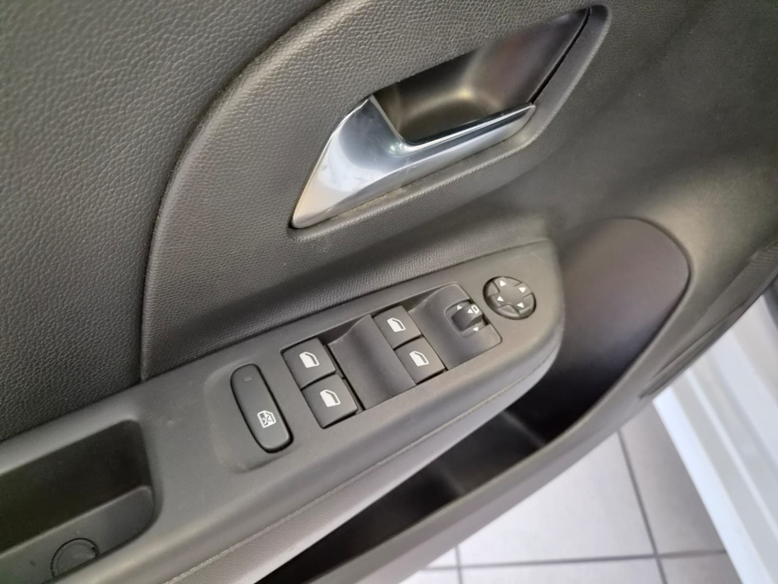 Fahrzeugabbildung Opel Corsa F GS / KAMERA/NAVI/CARPLAY/6TKM