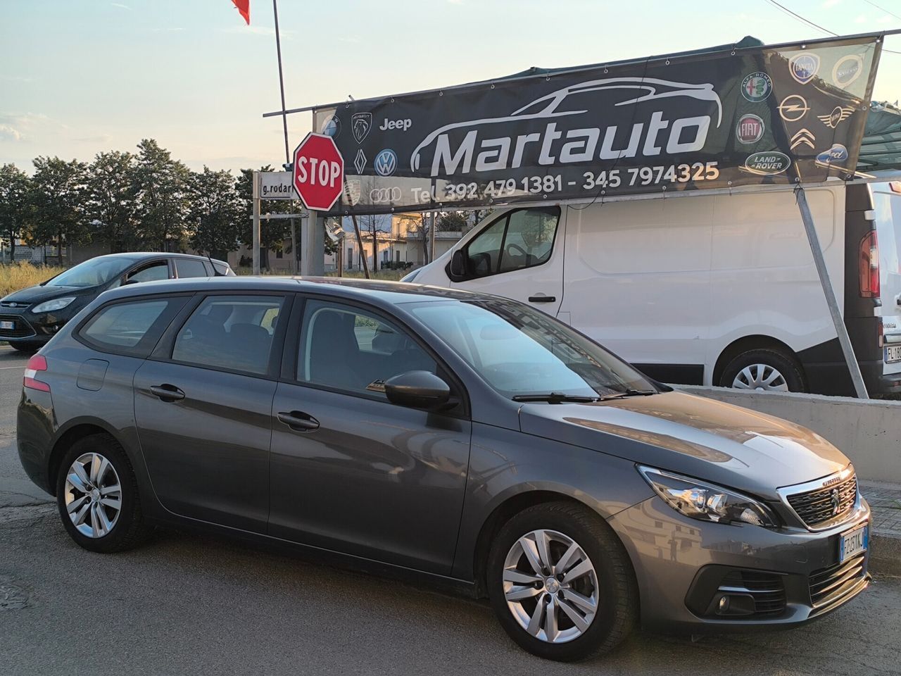PEUGEOT 308