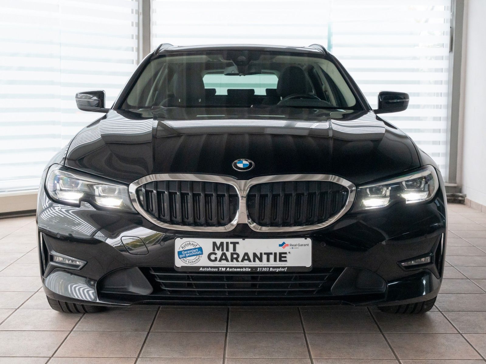 BMW 320d Aut. PANORAMA AHK Sportsitze Teilleder imagem 2