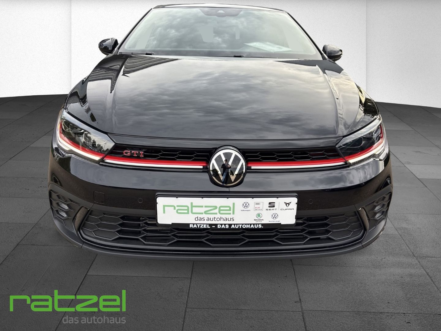 Fahrzeugabbildung Volkswagen Polo 2.0 TSI GTI El. Panodach Digitales Cockpit