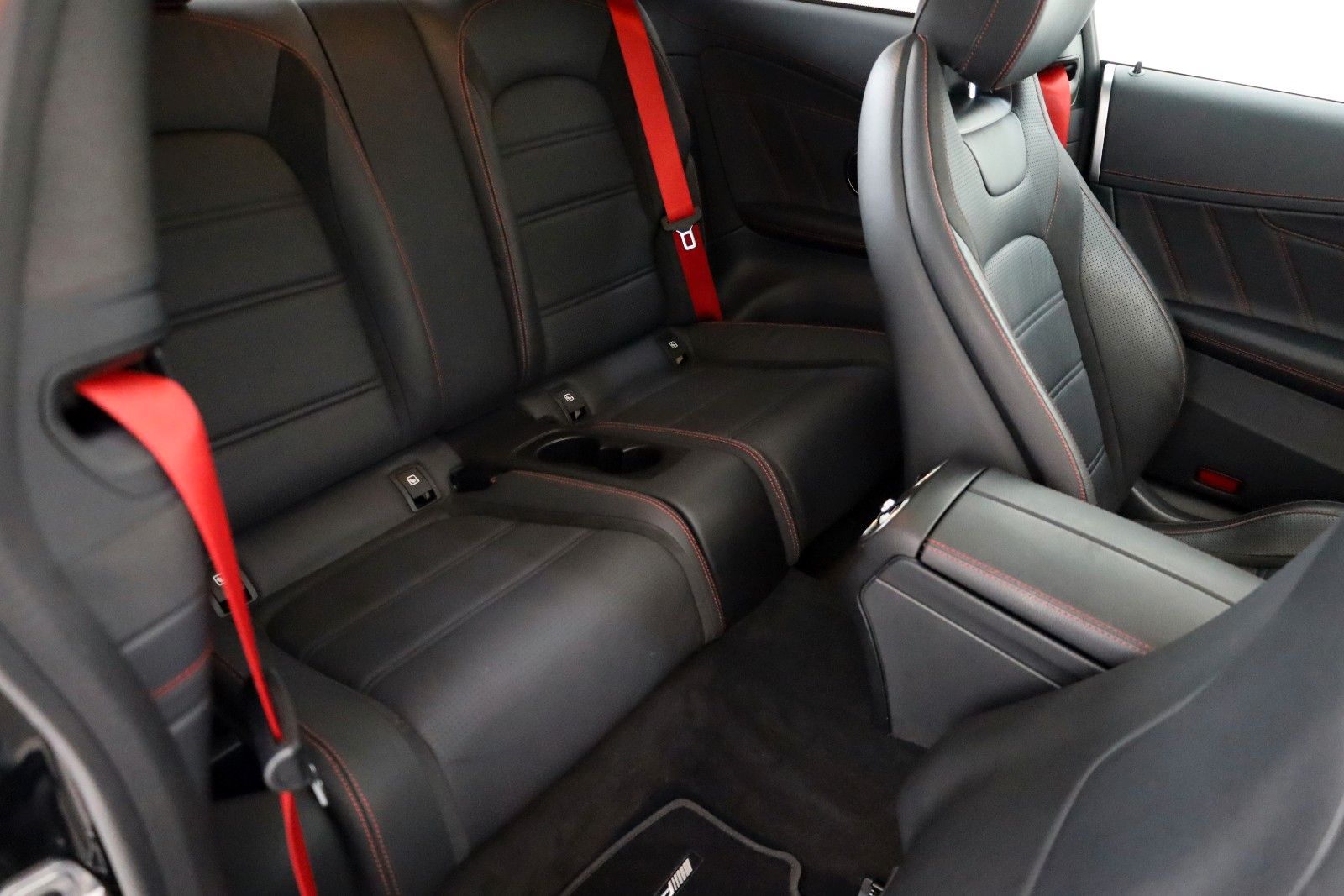 Fahrzeugabbildung Mercedes-Benz C 43 AMG 4Matic,Panorama,Sport-Auspuff,360°-Kam