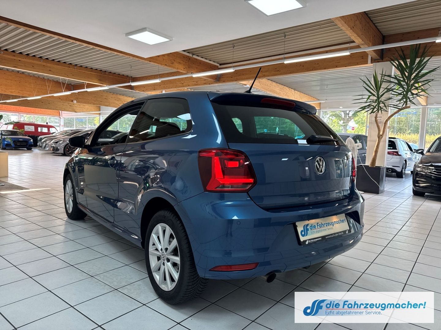 Fahrzeugabbildung Volkswagen Polo V Lounge BMT Start-Stopp AHK-abnehmbar Navi