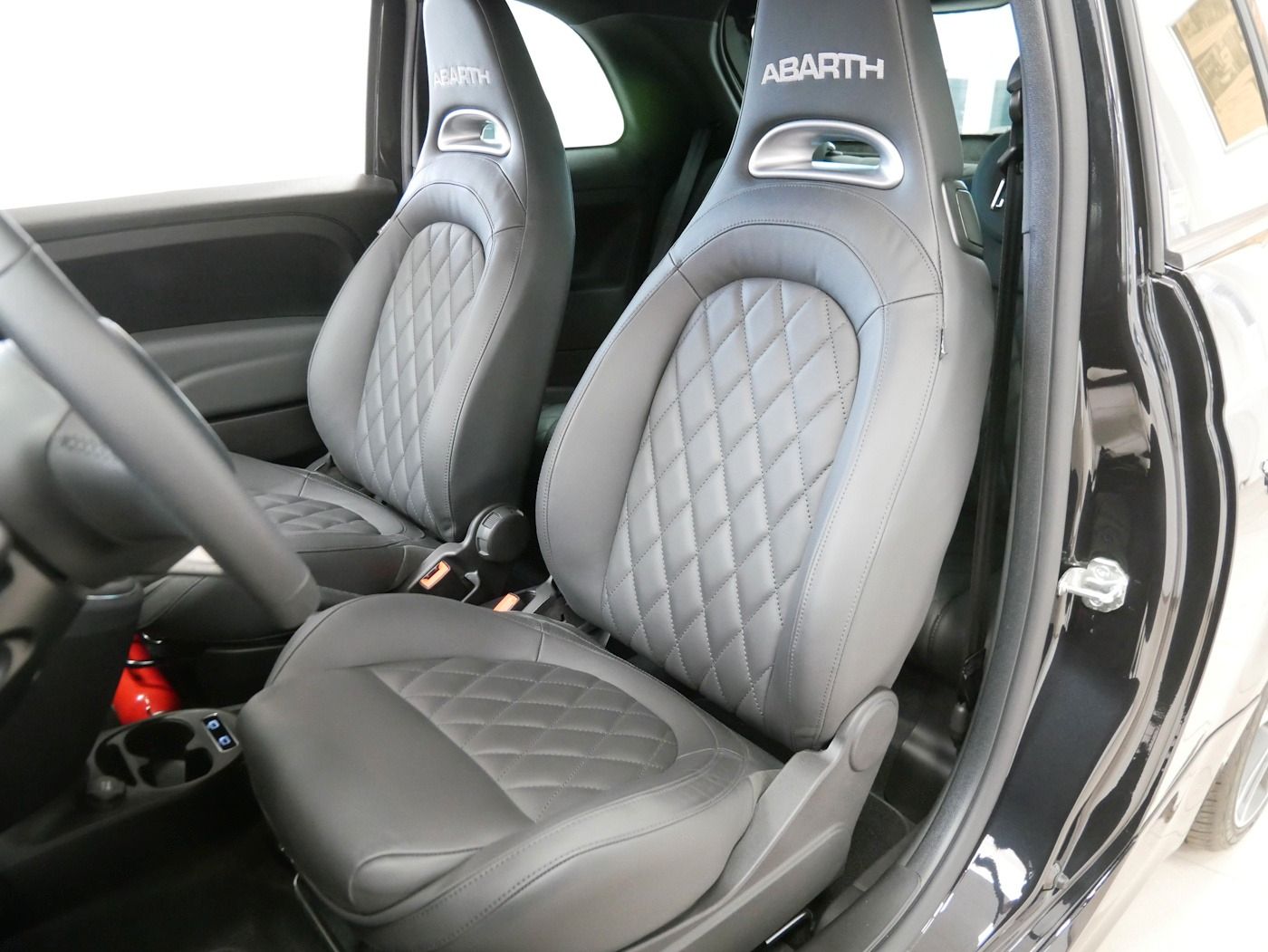 Fahrzeugabbildung Abarth 595 1.4 T-Jet Sammlerbesitz! Schutzfolie! Leder!