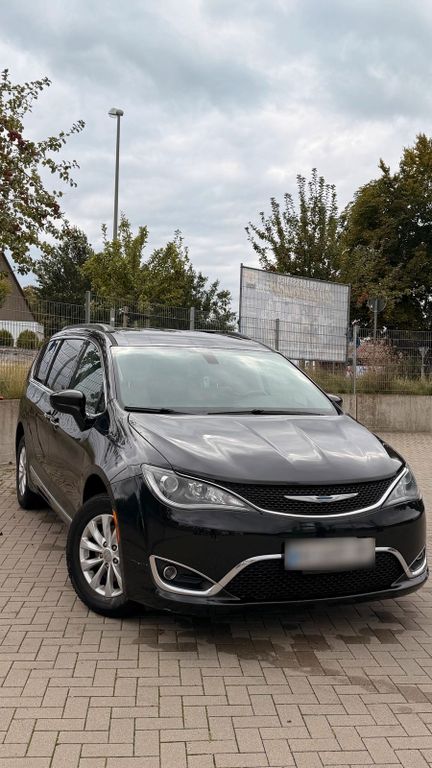 Image of Chrysler Pacifica