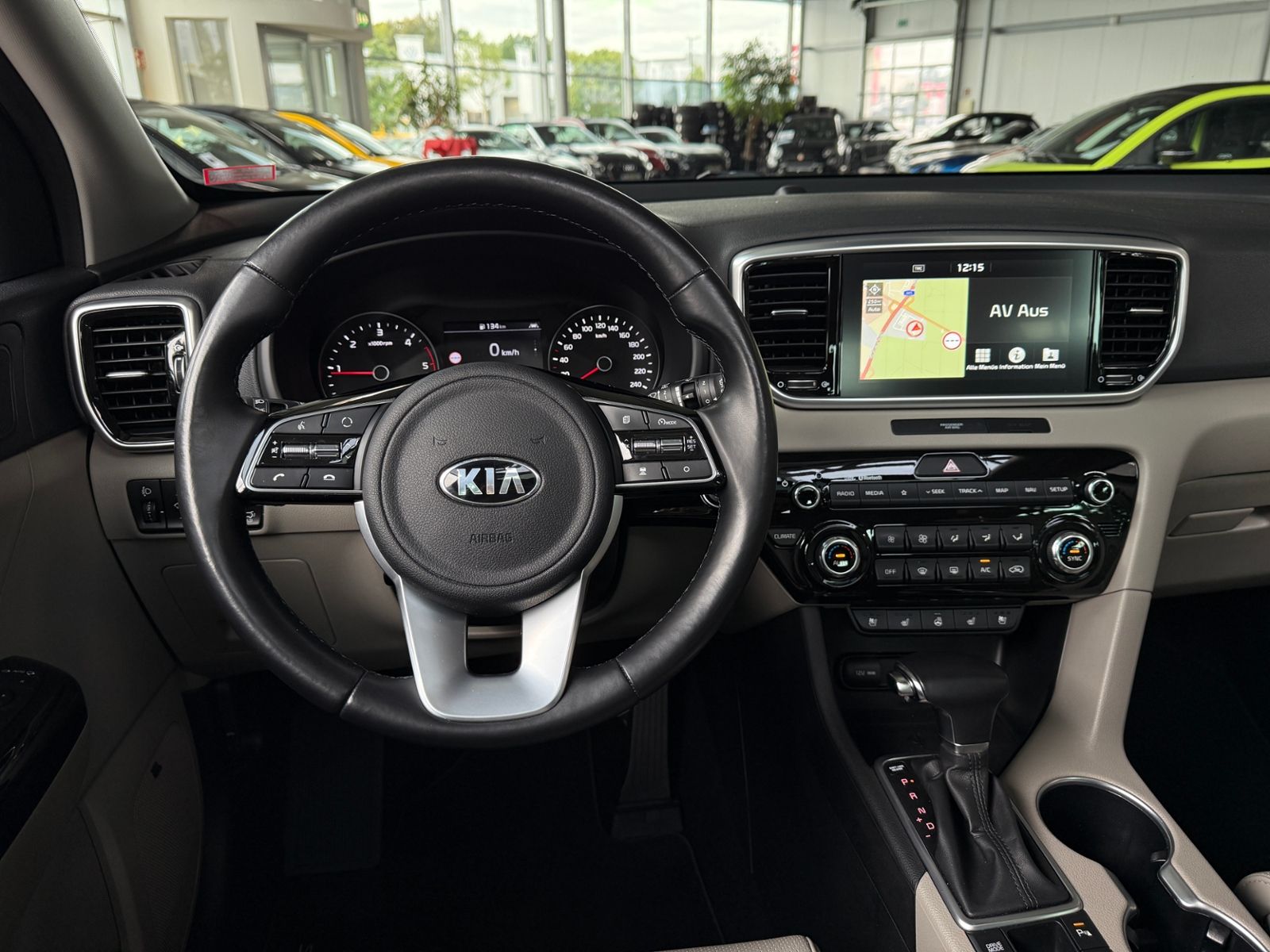 Fahrzeugabbildung Kia Sportage Platinum Edition 4WD PANO LED NAVI