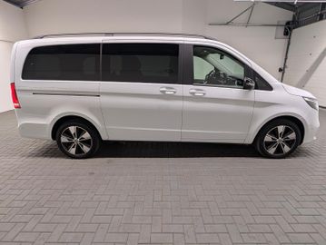 Mercedes V 220 - 5