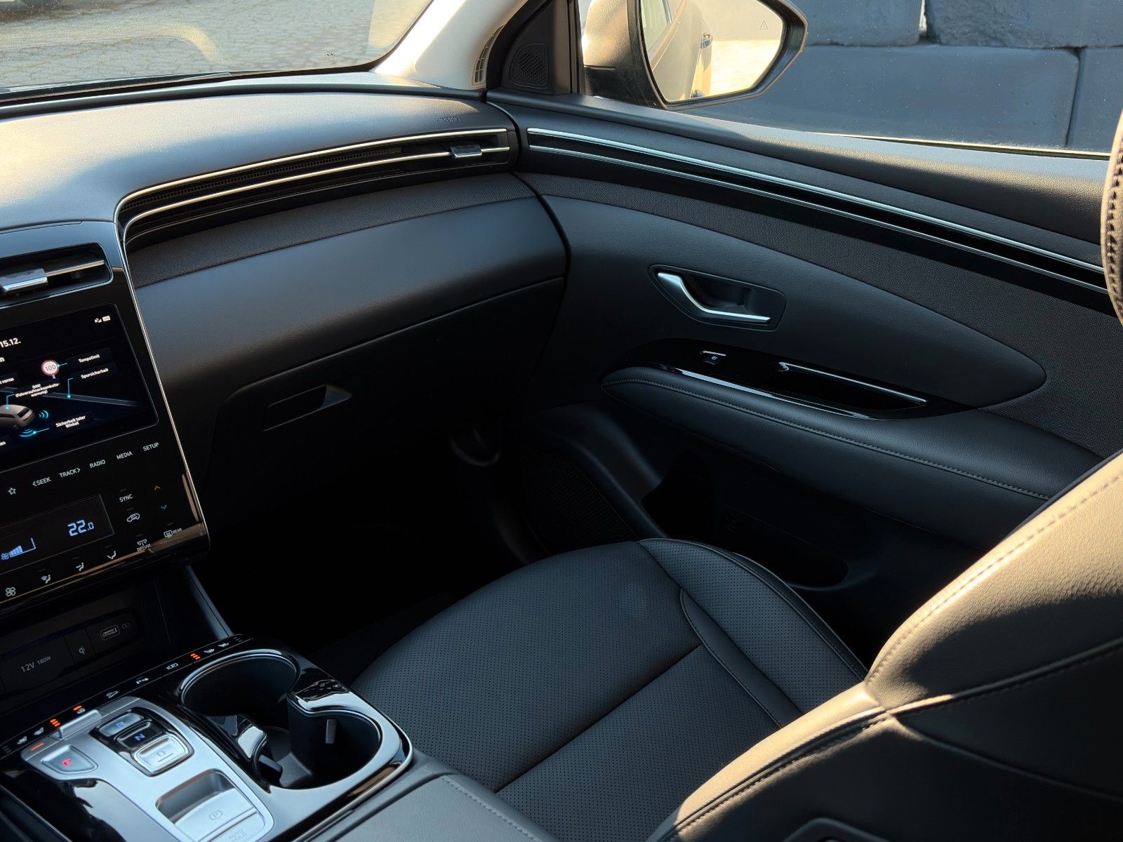 Fahrzeugabbildung Hyundai Tucson 1.6 T-GDI PHEV 4WD KRELL CarPlay 360° LHZ