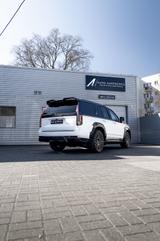 Cadillac Escalade Larte Desing - weiße Cadillac Escalade