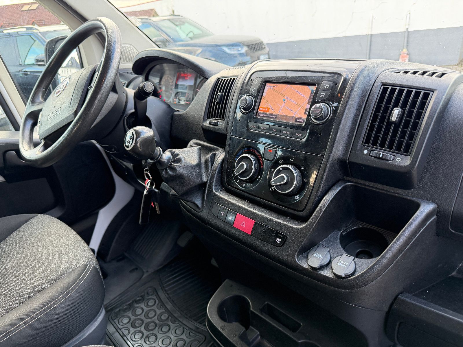 Fahrzeugabbildung Fiat Ducato Pritsche/7-SITZ Doppelk. 35 140 L4 Pritsc