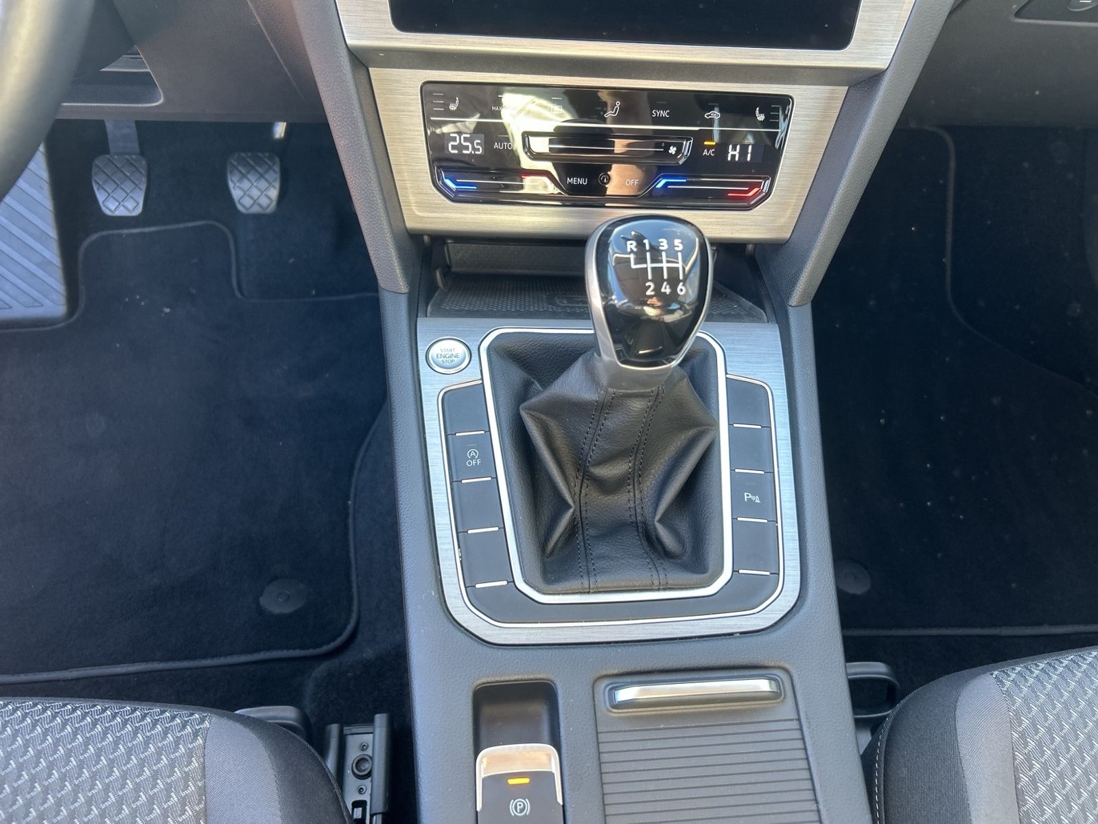 Passat Variant 1.5 TSI Conceptline, Navi, RearVi