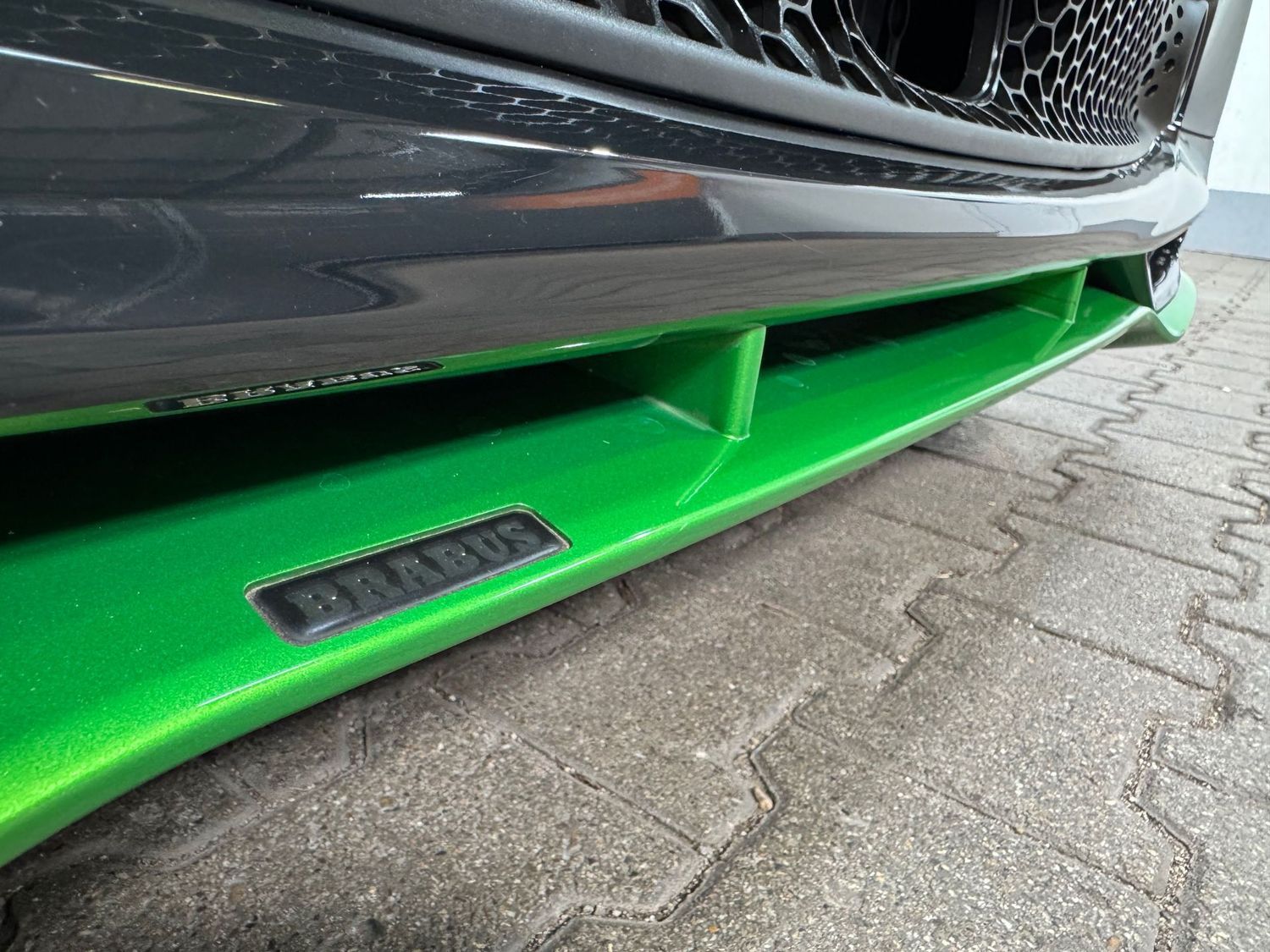 Fahrzeugabbildung Smart forTwo Brabus Edition Greenflash#Leder#Spur#JBL#