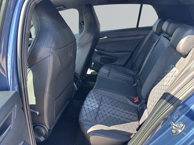 Golf 2.0 TDI DSG R-LINE AHK+LED+NAVI.+KAMERA+ACC