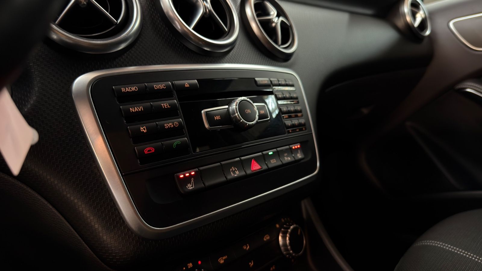 MERCEDES-BENZ A 180 A 180 Urban Kamara|LED|Xenon|Automatik Vorschau 20