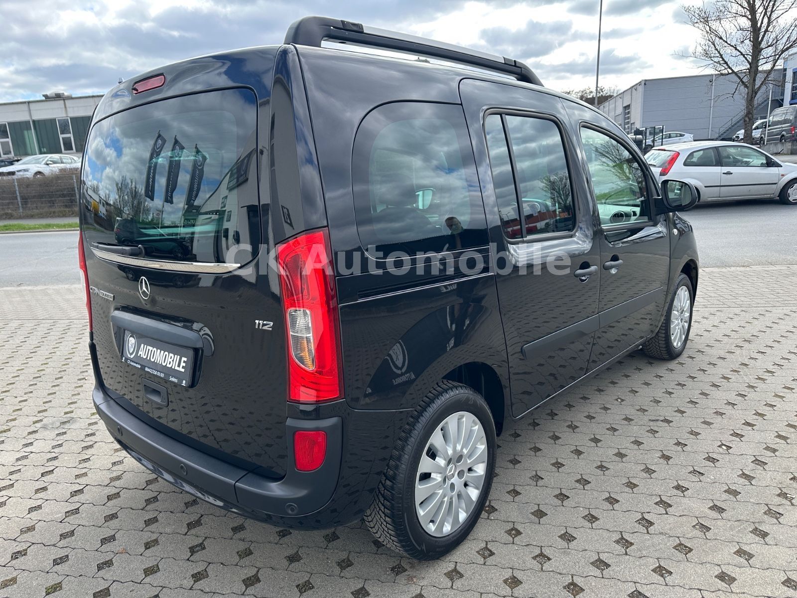 Fahrzeugabbildung Mercedes-Benz Citan Kombi 112 Lang Automatik/Navi/Pano/Kamera