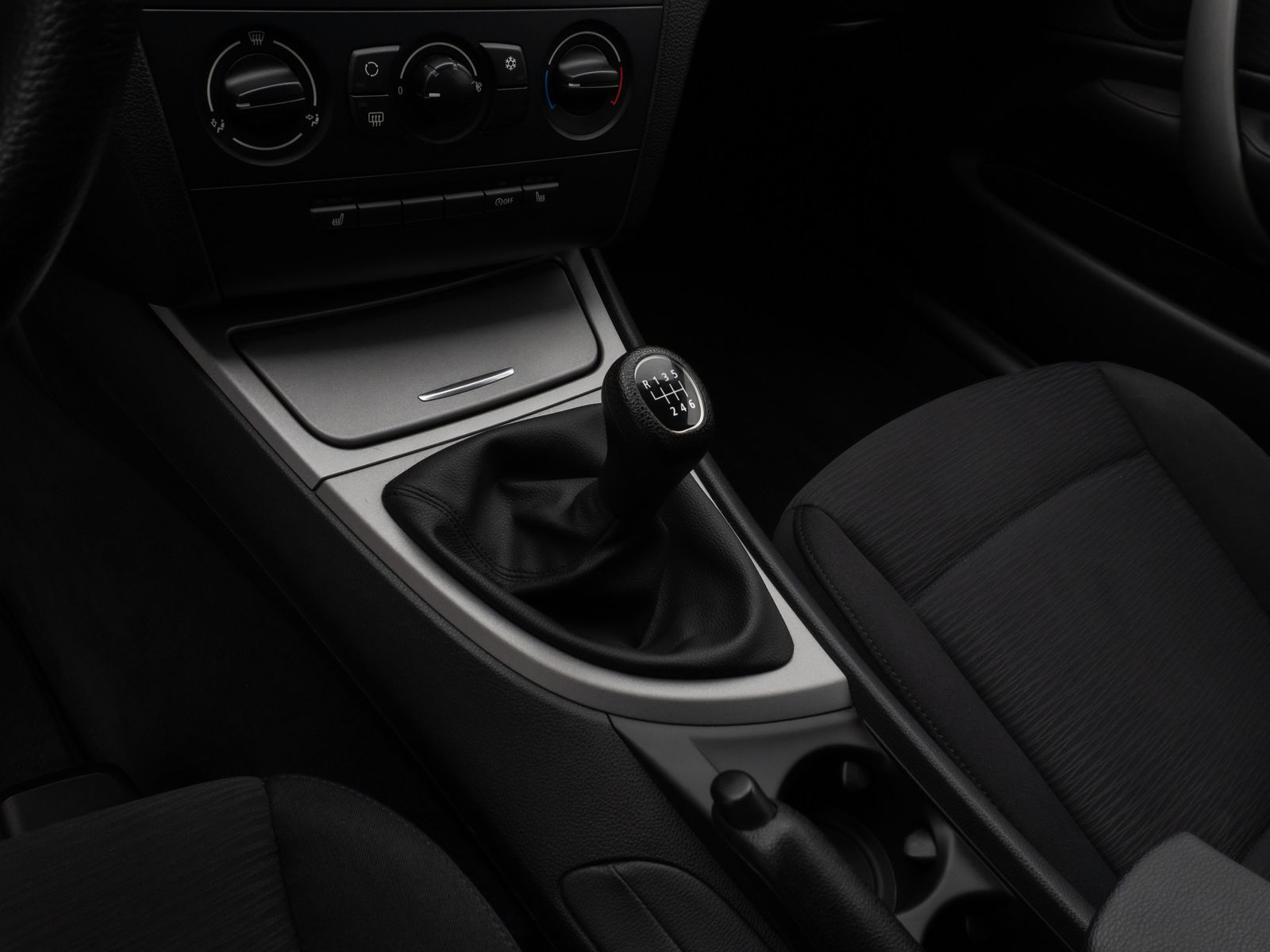 Fahrzeugabbildung BMW 118d  Advantage Sitzheizung AHK PDC Nebelscheinw